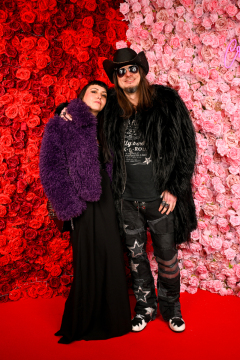 Ali_Gator_123-RosesLove-001