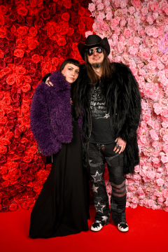 Ali_Gator_123-RosesLove-002