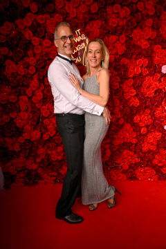 Ali_Gator_123-RosesLove-660